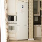 Холодильник, микроволновая печь, духовой шкаф