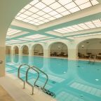 Бассейн, Отель RODINA Grand Hotel & SPA Irkutsk