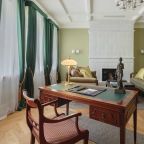 Люкс (Двухуровненвый), Отель RODINA Grand Hotel & SPA Irkutsk