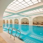 Бассейн, Отель RODINA Grand Hotel & SPA Irkutsk