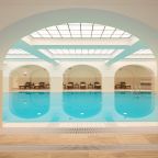 Бассейн, Отель RODINA Grand Hotel & SPA Irkutsk