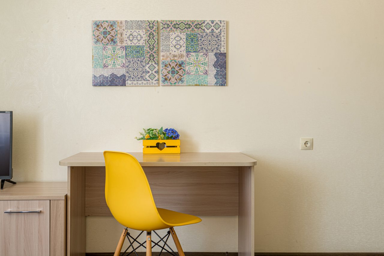 Письменный стол