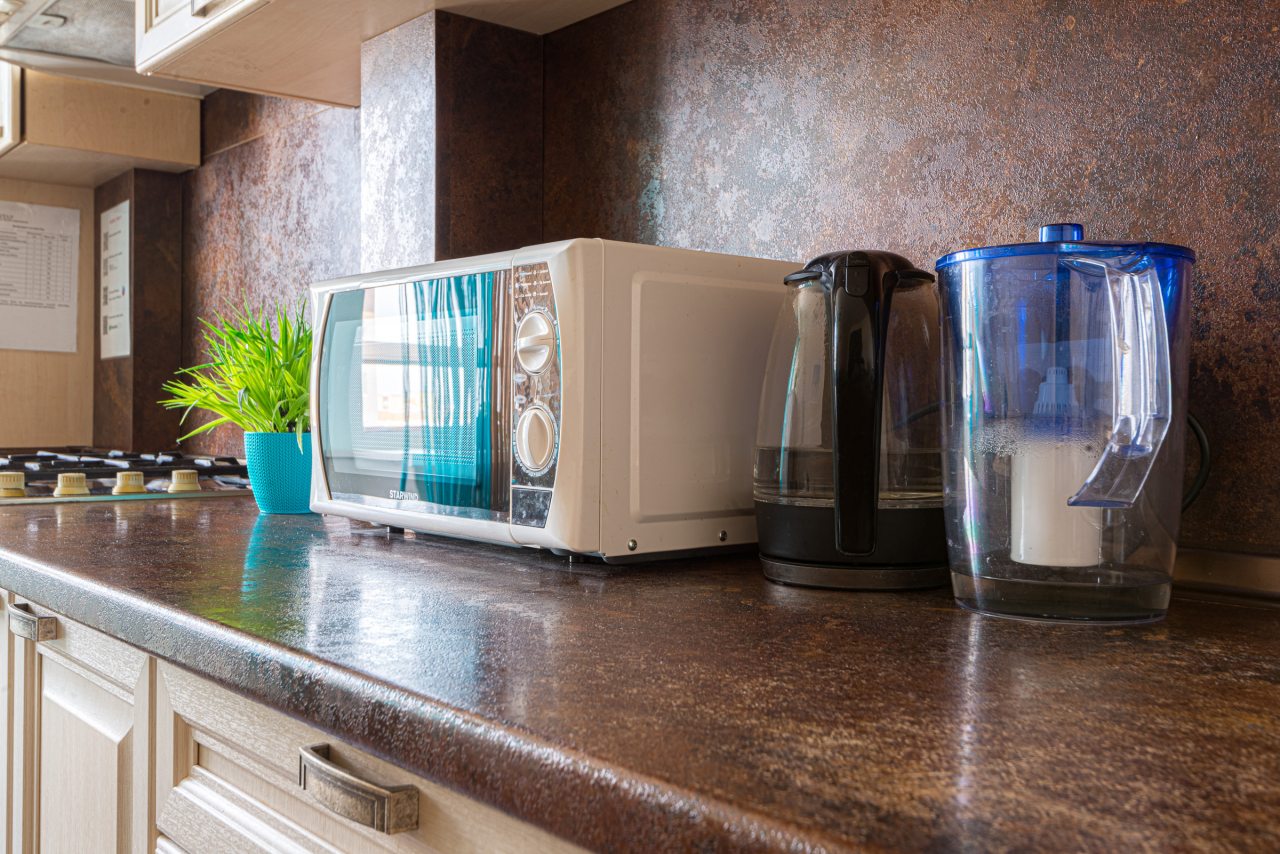 Микроволновая печь, электрический чайник