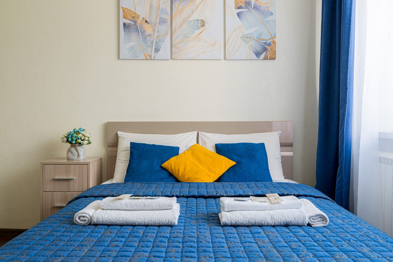 Двуспальная кровать