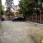 Парковка, Отель Сенатор