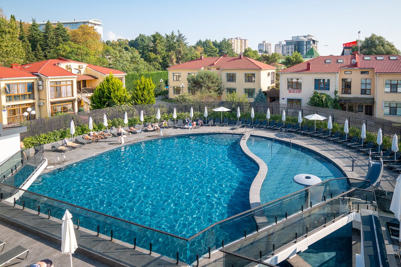 Открытый плавательный бассейн, Апартаменты В отеле Монне