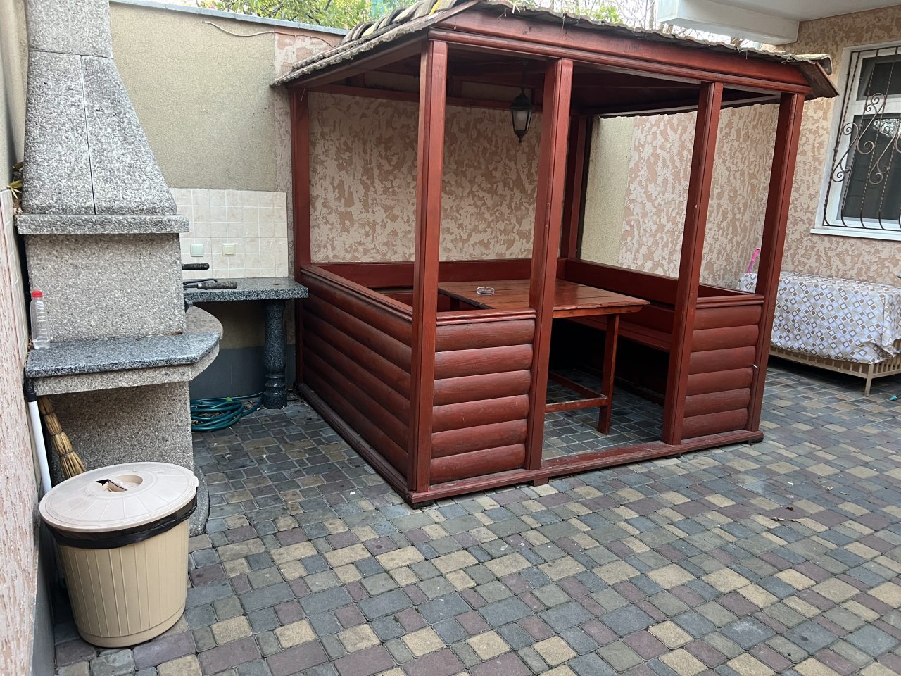 Дом (В парке им. Фрунзе), Меблированные комнаты У Дмитрия