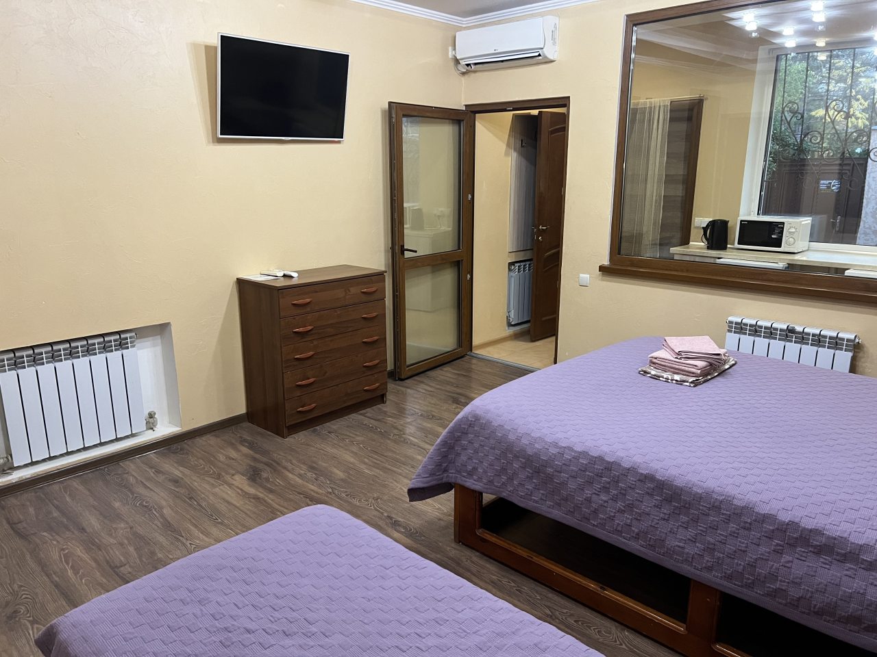 Дом (В парке им. Фрунзе), Меблированные комнаты У Дмитрия