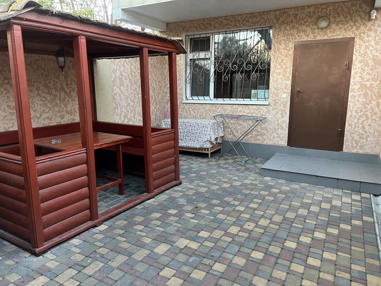 Дом (В парке им. Фрунзе), Меблированные комнаты У Дмитрия