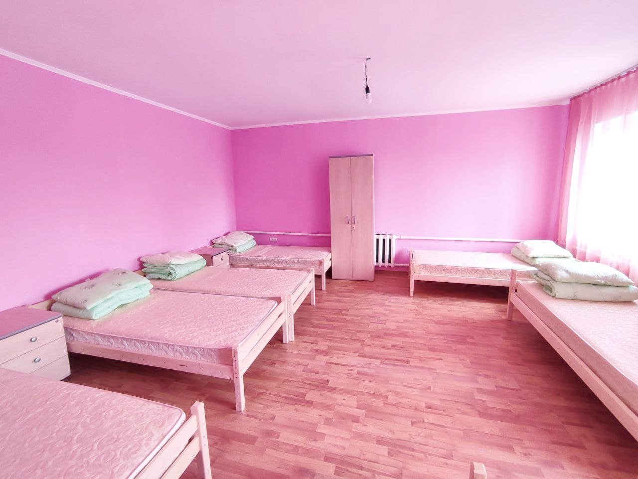 Семиместный (Койко-место в женской комнате № 1 (1 этаж)) хостела Кассеопея, Домодедово