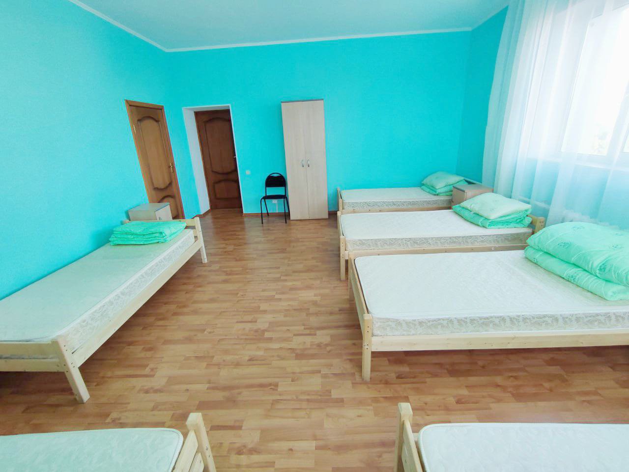 Семиместный (Койко-место в женской комнате № 3 (2 этаж)) хостела Кассеопея, Домодедово