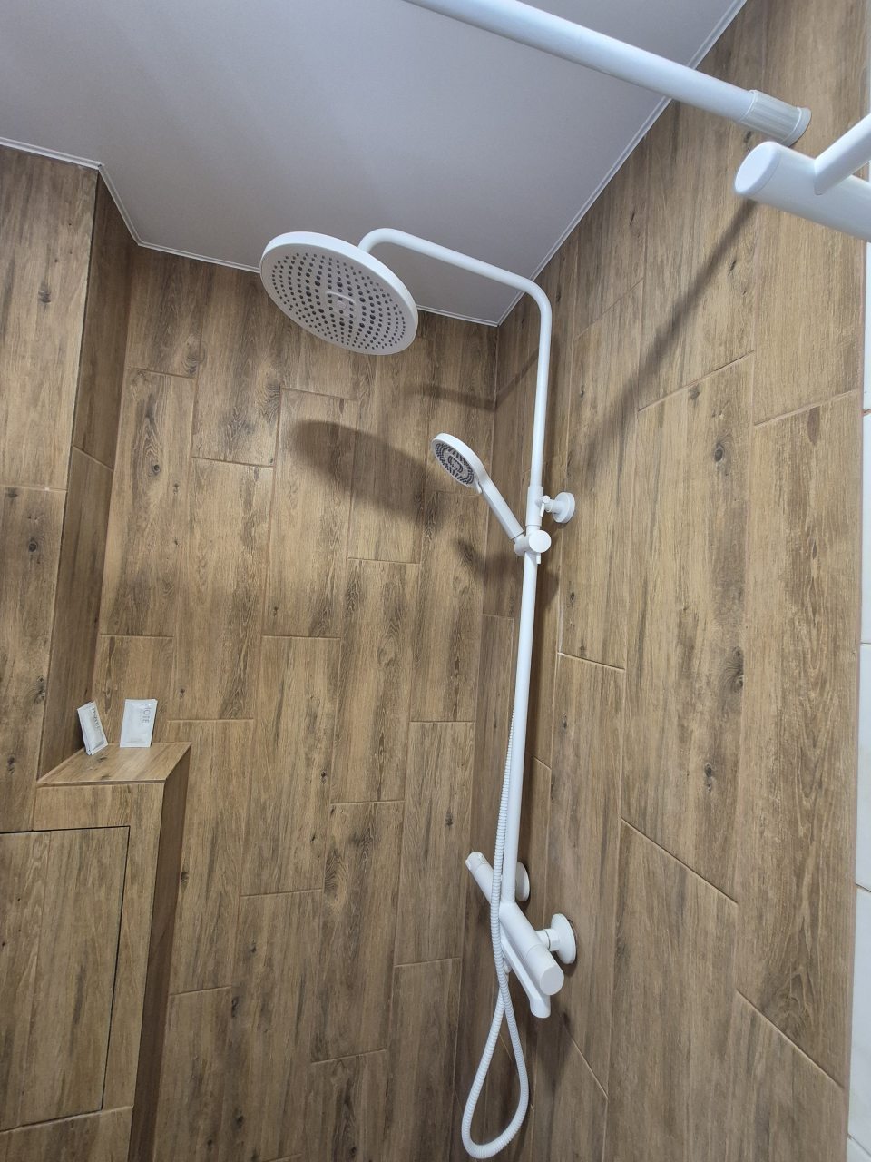 Тропический душ, смеситель с термостатом