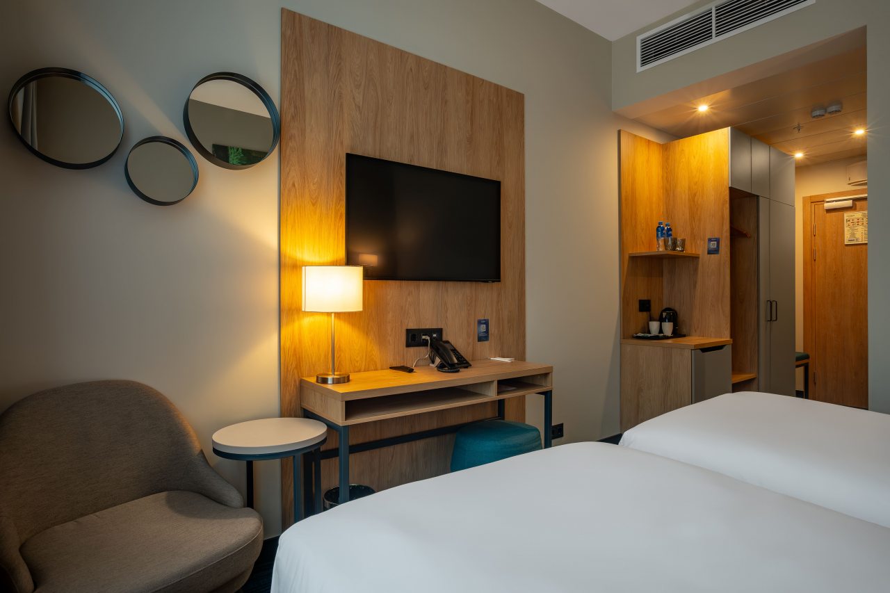 Двухместный (Стандарт с видом на город с двумя раздельными кроватями), Отель Cosmos Omsk Hotel