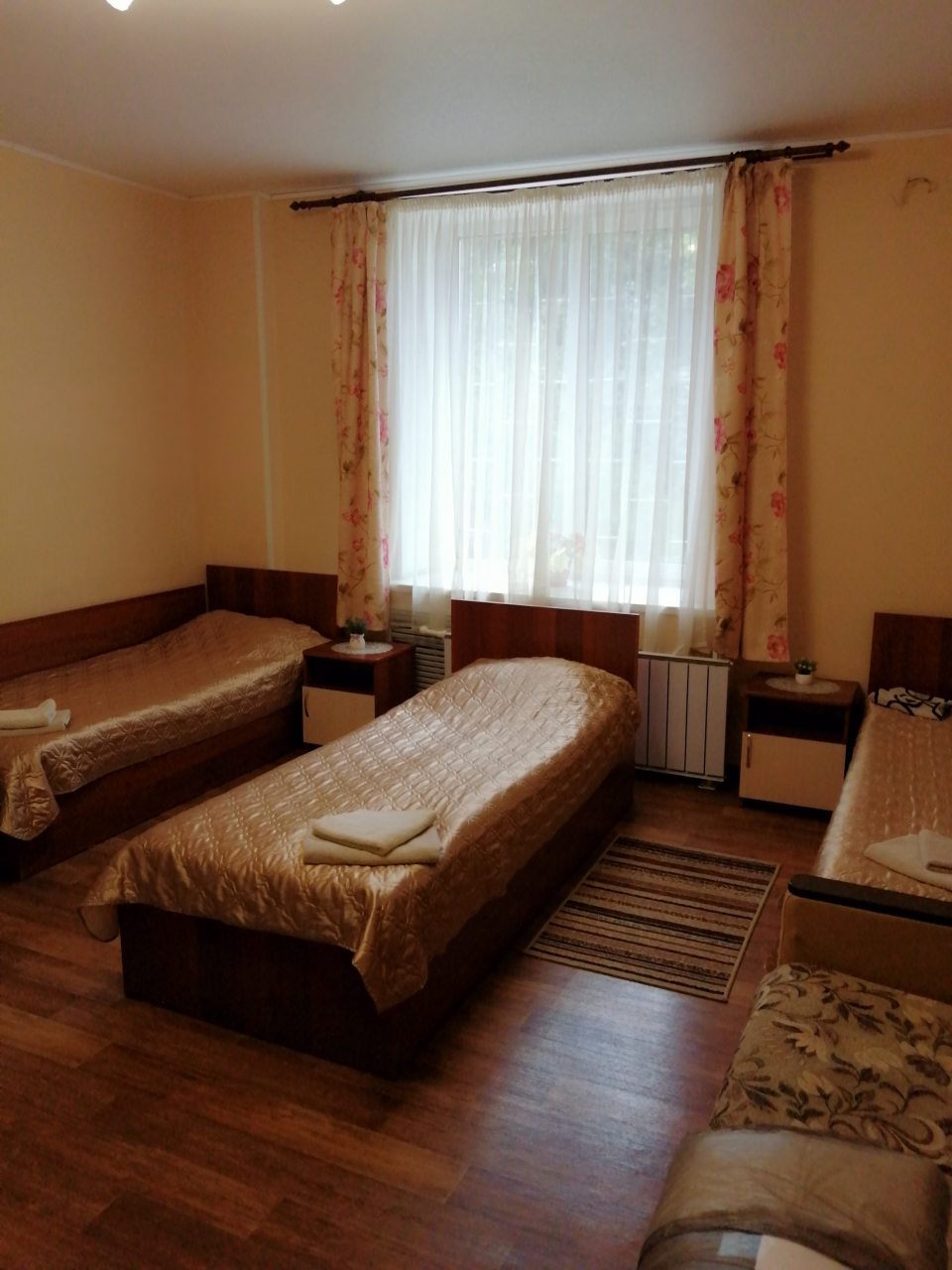 Трёхместный и более (Стандарт3) мини-отеля Абсолют, Челябинск