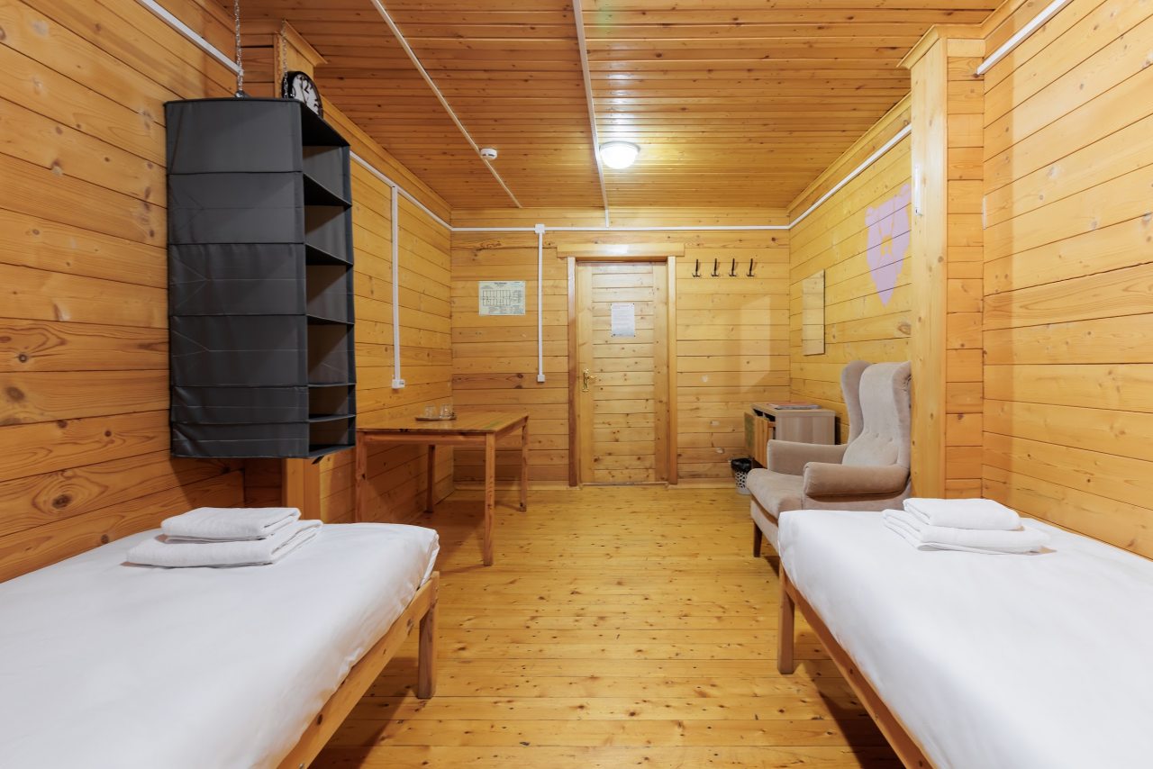 Двухместный (Хостел Daniel Эконом с двумя кроватями с душем и санузлом на этаже) базы отдыха Коттеджи на горе, Губаха