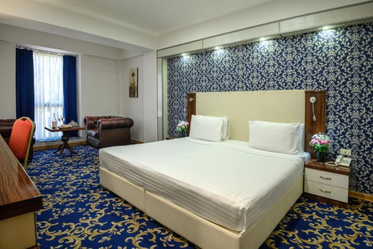 Двухместный (Superior Double or Twin Room) отеля Royal Plaza by Stellar Hotels Yerevan, Ереван