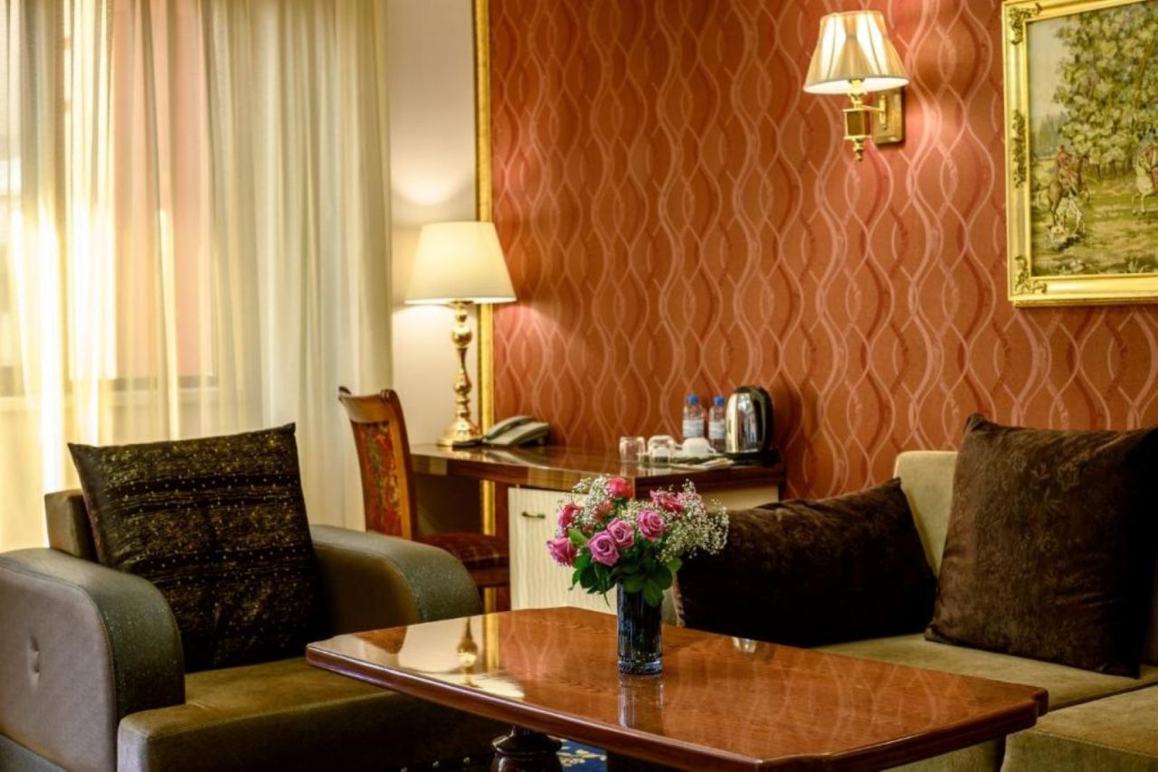 Двухместный (Executive Suite) отеля Royal Plaza by Stellar Hotels Yerevan, Ереван