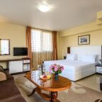 Двухместный (Junior Suite with Balcony), Отель Royal Plaza by Stellar Hotels, Yerevan