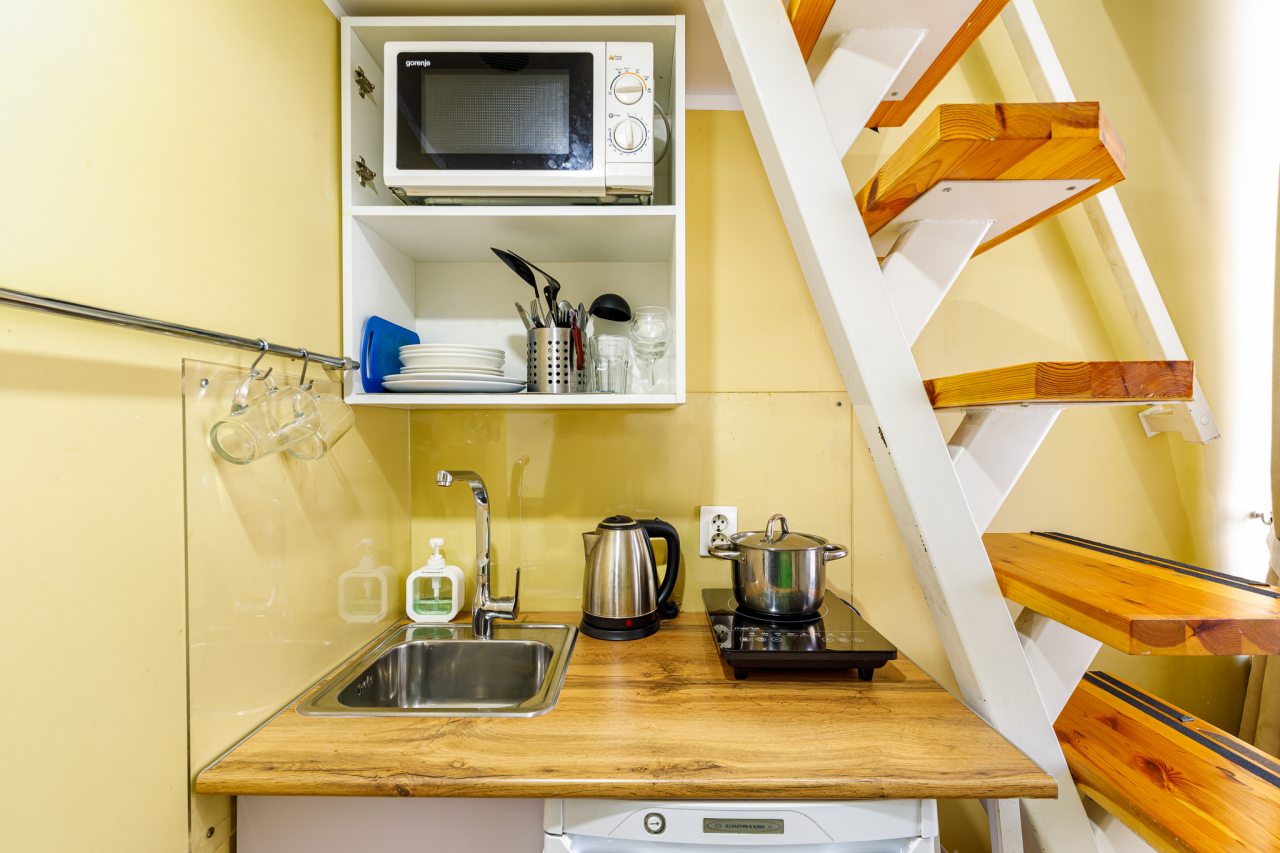 Трехместный (Апартаменты с видом на город (номер 4)), Апартаменты ROOMSTAY Садовая