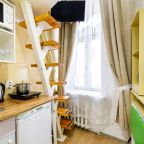 Трехместный (Апартаменты с видом на город (номер 4)), Апартаменты ROOMSTAY Садовая