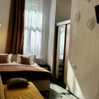 Семейный (Номер с видом на Невский проспект №6), Гостевой дом Boho Nevsky 132 Hotel
