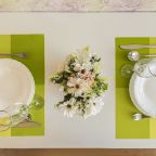 Обеденный стол