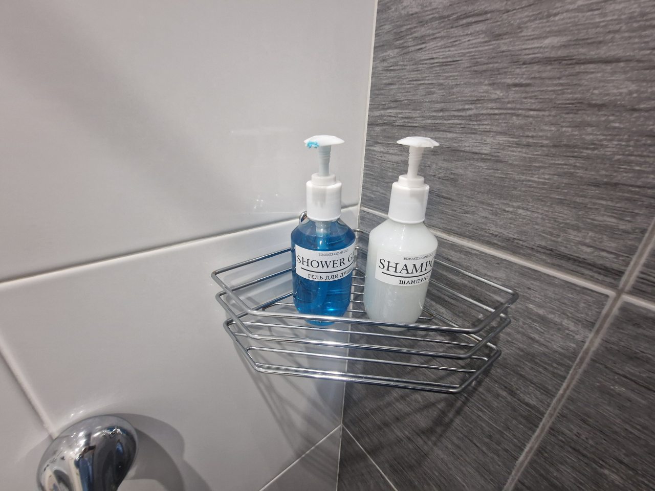 шампунь и гель для душа