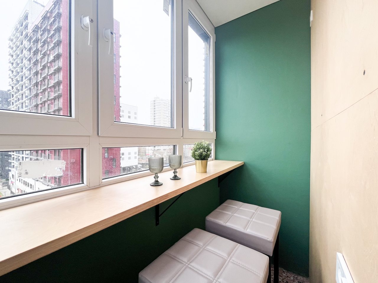 Апартаменты (Очаровательная студия с лоджией), Апартаменты Добрые квартиры на Соколова 68