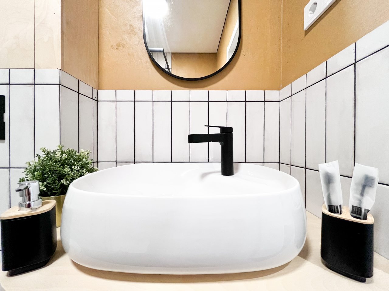 Апартаменты (Очаровательная студия с лоджией), Апартаменты Добрые квартиры на Соколова 68