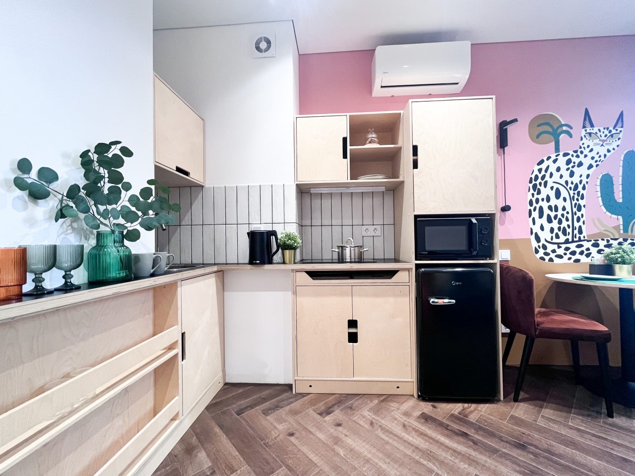 Апартаменты (Очаровательная студия с лоджией), Апартаменты Добрые квартиры на Соколова 68