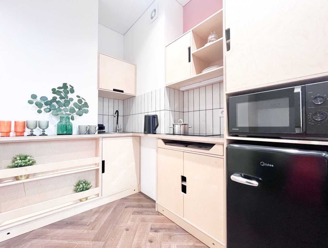 Апартаменты (Очаровательная студия с лоджией), Апартаменты Добрые квартиры на Соколова 68