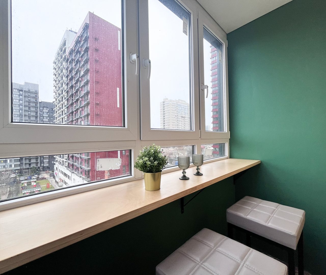 Апартаменты (Очаровательная студия с лоджией), Апартаменты Добрые квартиры на Соколова 68