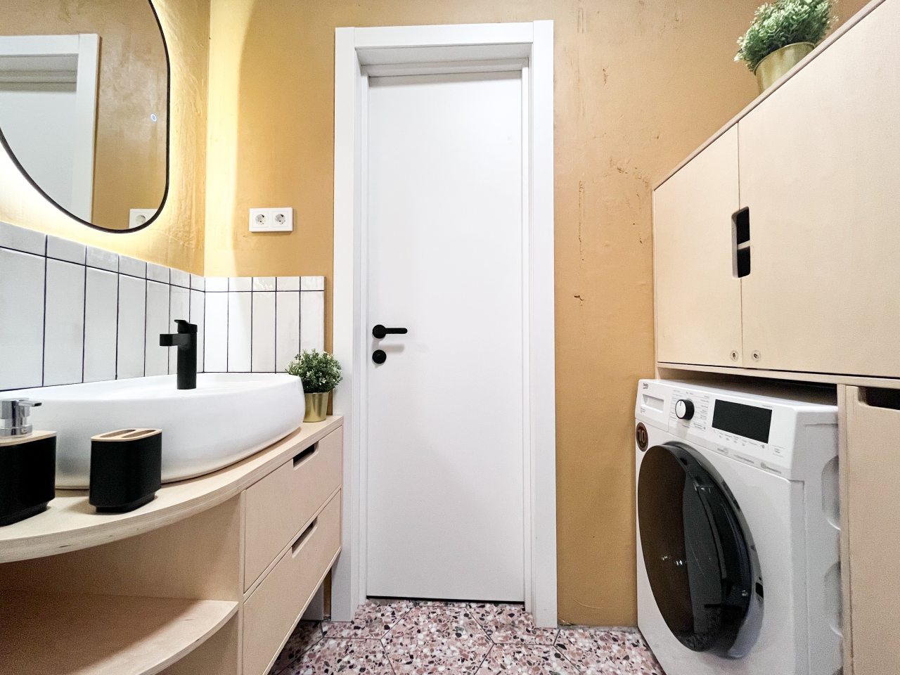 Апартаменты (Очаровательная студия с лоджией), Апартаменты Добрые квартиры на Соколова 68