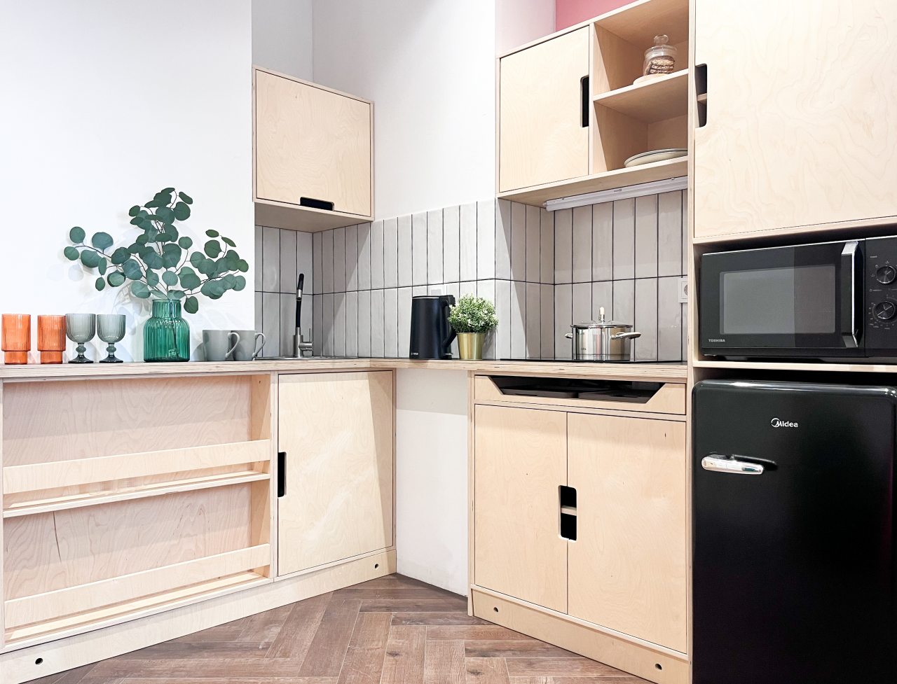 Апартаменты (Очаровательная студия с лоджией), Апартаменты Добрые квартиры на Соколова 68