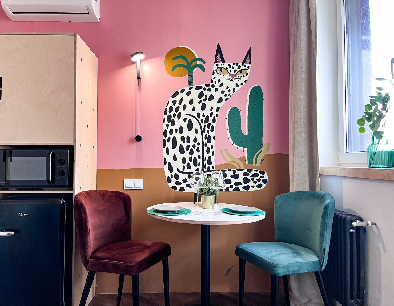 Апартаменты (Очаровательная студия с лоджией), Апартаменты Добрые квартиры на Соколова 68