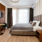 Апартаменты (Улучшенная студия с балконом #1), Апарт-отель House