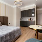 Апартаменты (Улучшенная студия с балконом #1), Апарт-отель House