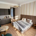 Апартаменты (Улучшенная студия с балконом #2), Апарт-отель House