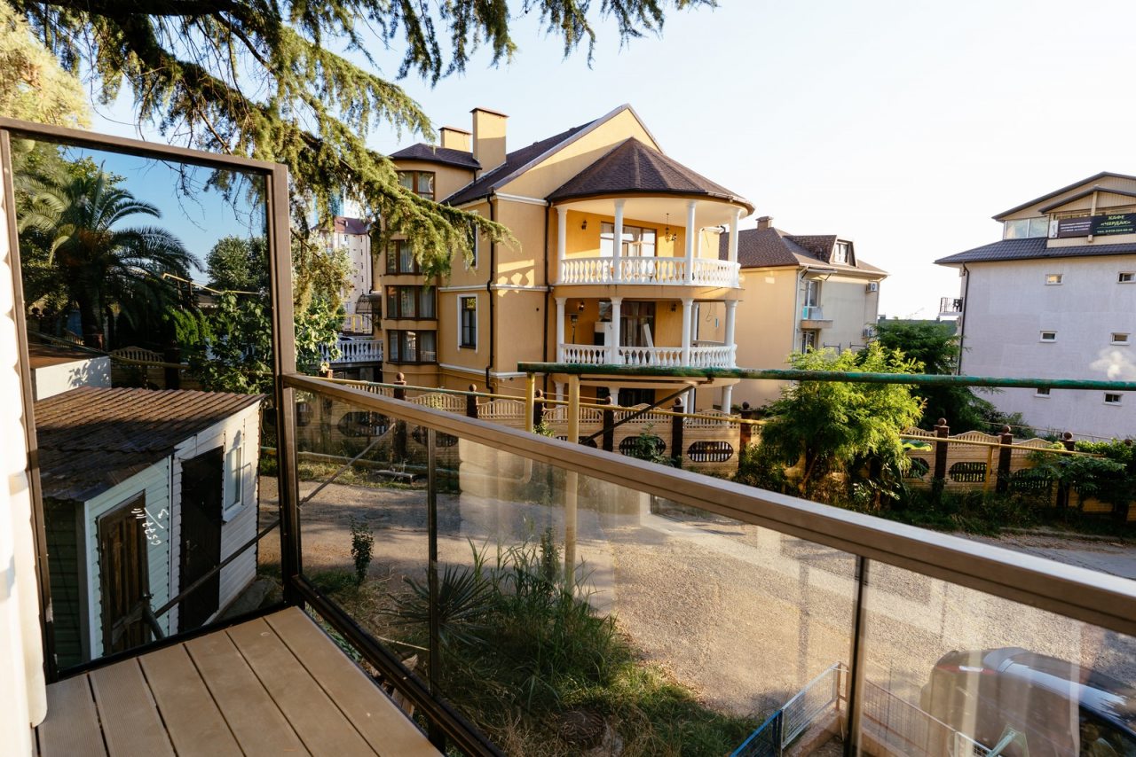 Апартаменты (Улучшенная студия с балконом #2), Апарт-отель House