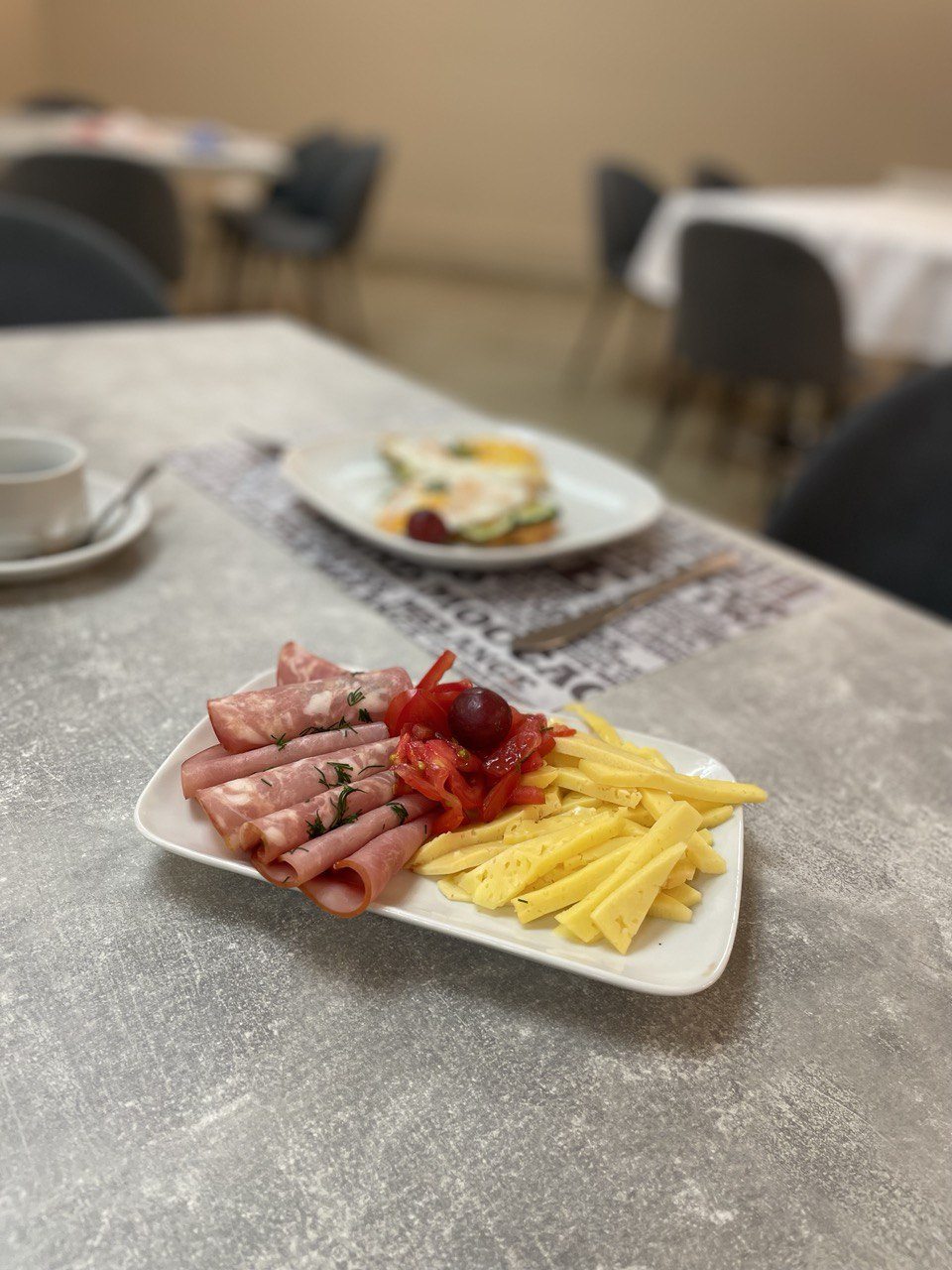 Завтрак, Гостиница Павловъ