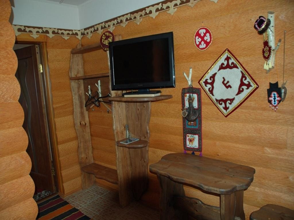 Двухместный (Двухместный номер с 1 кроватью и балконом) гостевого дома Аргут, Усть-Кокса
