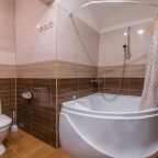 Полулюкс (Улучшенный семейный номер №12), Hotel 812