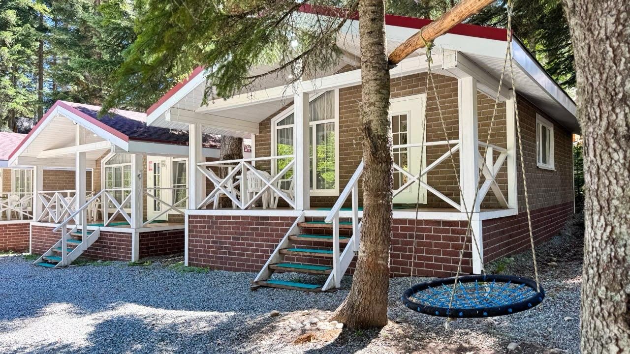 Коттеджи в лесу