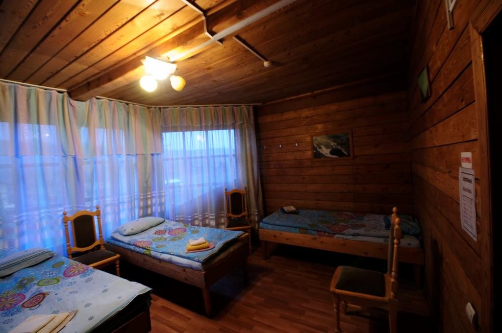 Четырехместный (Четырехместный номер с видом на горы) отеля Ковчег, Усть-Кокса