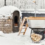 Купель на территории домика, Коттедж Opushka house