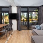 Коттедж (VIP Семейный  (растопка купели не включена в стоимость)), Коттедж Opushka house