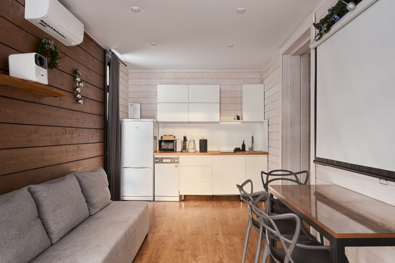 Коттедж (С одной спальней и баней (растопка бани и чана не включены в стоимость)), Коттедж Opushka house