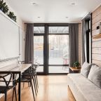 Коттедж (С одной спальней и баней (растопка бани и чана не включены в стоимость)), Коттедж Black Village Family