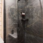 Коттедж (С одной спальней и баней (растопка бани и чана не включены в стоимость)), Коттедж Black Village Family