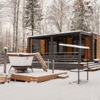 Коттедж (С одной спальней и сауной (растопка банного чана не включена в стоимость)), Коттедж Black Village Family